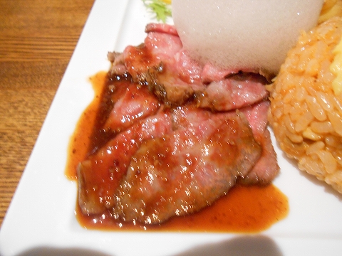 越谷市せんげん台駅を最寄駅埼玉県越谷市千間台東１丁目にある鉄板ピストロのお店laplanche ラプランシュの大人のお子様ランチのステーキ