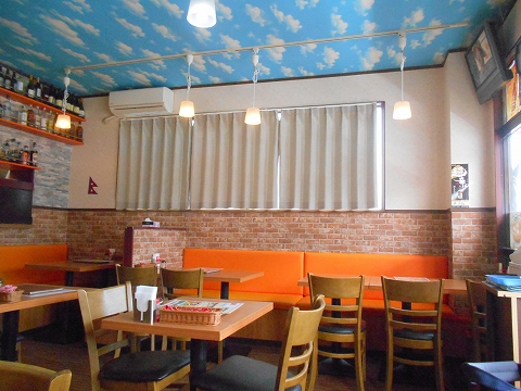 東武スカイツリーラインのせんげん台駅を最寄駅とする埼玉県越谷市千間台東１丁目にあるインド・ネパール料理のHEMANTAヘマンタの店内