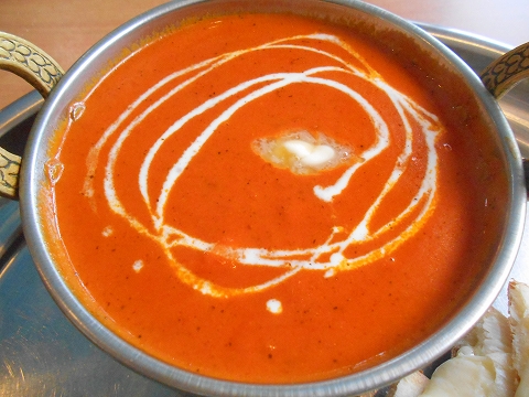 東武スカイツリーラインのせんげん台駅を最寄駅とする埼玉県越谷市千間台東１丁目にあるインド・ネパール料理のHEMANTAヘマンタのバターチキンカレー