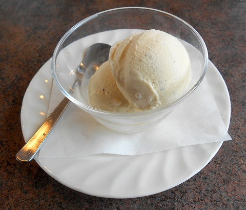 埼玉県入間市上藤沢にある焼肉店「安楽亭　入間藤沢店」 ランチアイスクリーム