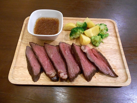 東京都練馬区光が丘5丁目にあるカフェ「KURAMI COFFEE 蔵味珈琲 光が丘IMA店」 都営大江戸線の光が丘駅を最寄駅とする東京都練馬区光が丘5丁目にあるカフェ蔵味珈琲光が丘IMA店のローストビーフプレート