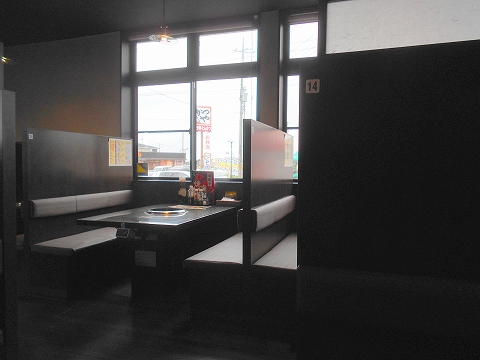 f:id:morigen1:20181013163541j:plain 埼玉県川越市渋井にある焼肉店「あみやき亭 川越渋井店」店内