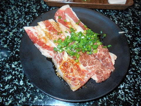 f:id:morigen1:20181013163823j:plain 埼玉県川越市渋井にある焼肉店「あみやき亭 川越渋井店」旨味カルビと柔らか牛ハラミ