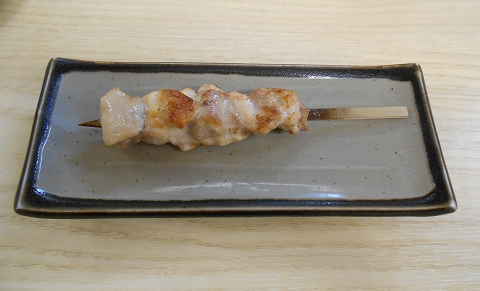 東京都練馬区練馬１丁目にある焼鳥、居酒屋「鳥よし　練馬店」焼鳥（かしわ）