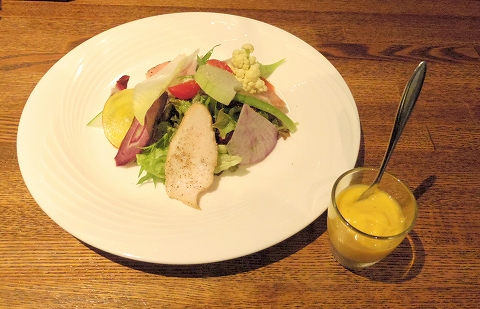 埼玉県越谷市千間台東１丁目にある鉄板ピストロのお店「la planche  ラ・プランシュ」ランチのサラダ