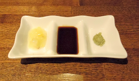 埼玉県越谷市千間台東１丁目にある鉄板ピストロのお店「la planche  ラ・プランシュ」牛タンのグリルのソース3種