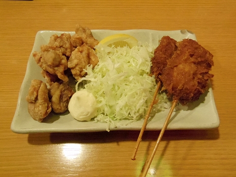 神奈川県川崎市川崎区駅前本町にある居酒屋「一軒め酒場　川崎駅前本町店」鶏の唐揚げ定食と神田旨カツ2本