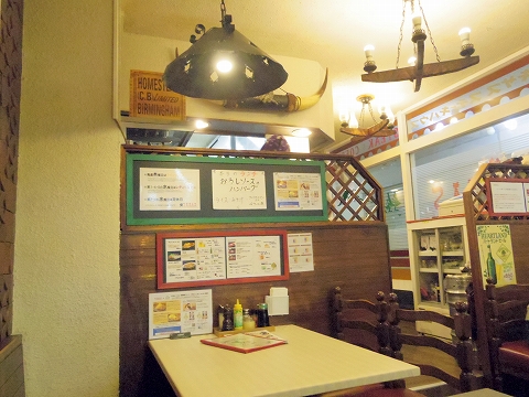 東京都練馬区関町北４丁目にあるステーキ店「TEXAS　テキサスむさし関」店内