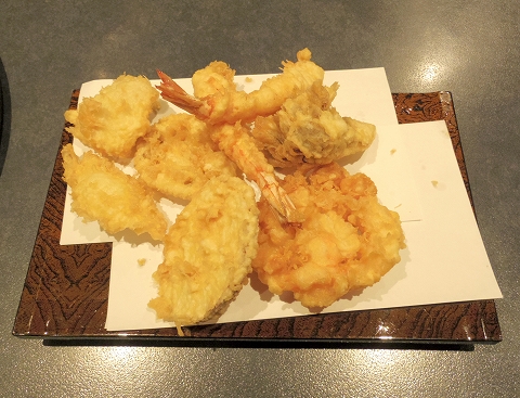 東京都渋谷区渋谷２丁目にある天ぷら店「てんぷら天松　東急東横店」おすすめ膳の天ぷら