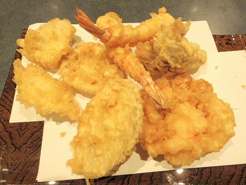 東京都渋谷区渋谷２丁目にある天ぷら店「てんぷら天松　東急東横店」おすすめ膳の天ぷら