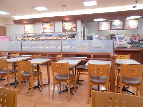 東京都練馬区高野台１丁目にあるドーナッツ店「ミスタードーナツ　練馬高野台駅前ショップ」店内