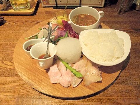 埼玉県越谷市千間台東１丁目にある鉄板ビストロのお店「la planche  ラ・プランシュ」欲張り肉プレート