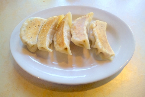埼玉県所沢市小手指南２丁目にある「中華料理　佳源　KAEN」焼き餃子（5個）
