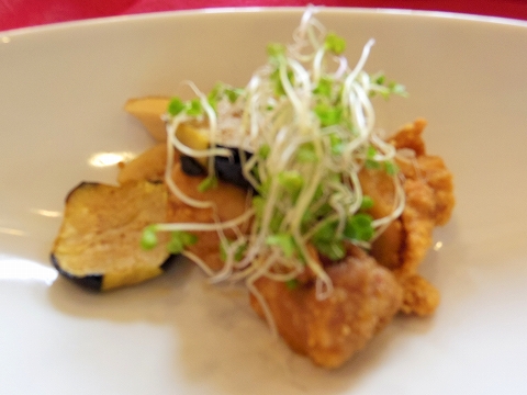 f埼玉県越谷市登戸町にある中華料理店「ヌーベルシノワ Ishibashi」水晶 鶏肉の唐揚げ 油淋ソース 埼玉県越谷市登戸町にある中華料理店「ヌーベルシノワ Ishibashi」水晶 鶏肉の唐揚げ 油淋ソース