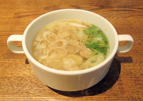 la planche  ラ・プランシュ　ランチのスープ