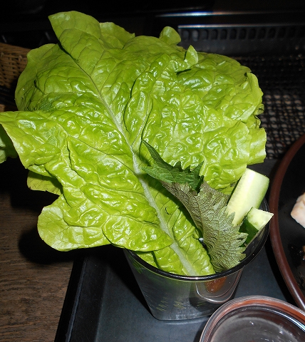 埼玉県さいたま市岩槻区城南２丁目にある焼肉店「炭火焼肉　七輪房　岩槻城南店」特盛り200ランチのサンチュ