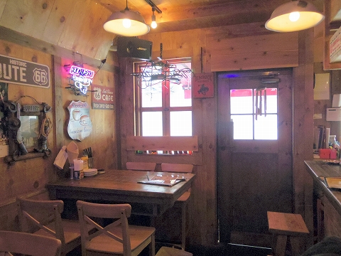 神奈川県川崎市川崎区東田町にあるハンバーガー、ステーキの「WILD STOCK　ワイルドストック」店内