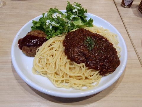 東京都練馬区春日町６丁目にあるカフェ「ミヤマ珈琲　練馬春日町店」ミート＆ハンバーグプレート