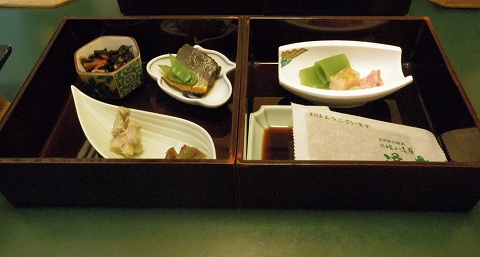 f:id:morigen1:20190126233125j:plain 石川県金沢市末町の犀川温泉にある料理温泉旅館「滝亭」