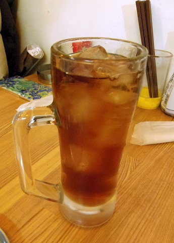東京都新宿区中落合１丁目にある串揚げ、串かつのお店「串かつ源」ウーロン茶