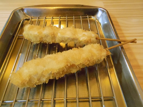 東京都新宿区中落合１丁目にある串揚げ、串かつのお店「串かつ源」大山地鶏ささみ