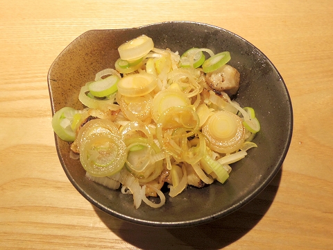 東京都新宿区中落合１丁目にある居酒屋「四文屋　中井店」鳥皮ポン酢