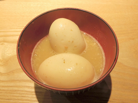 東京都新宿区中落合１丁目にある居酒屋「四文屋　中井店」煮玉子