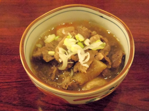 埼玉県所沢市荒幡にある焼肉、ラーメン、釜飯の「バーベキューあらはた」牛すじ煮込み