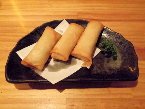 東京都新宿区大久保１丁目 にある「海鮮居酒屋 築地市場298 東新宿店」チーズ春巻き