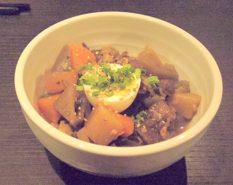 東京都新宿区中落合１丁目にある「博多料理　岳」牛筋煮込み