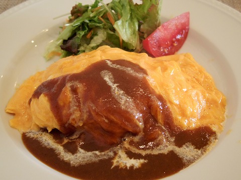 埼玉県越谷市千間台西１丁目にあるパンケーキのお店「fluffy cafe　フラッフィー カフェ」こだわり卵のふわとろオムライス