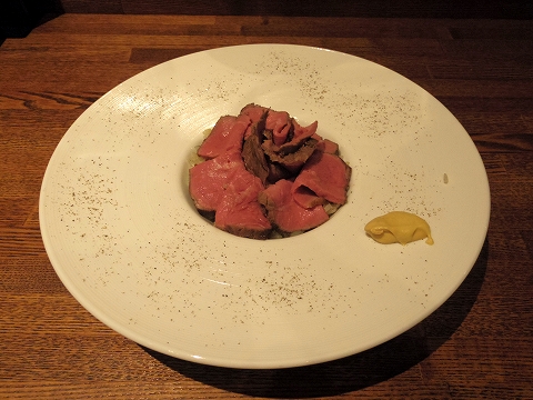 埼玉県越谷市千間台東１丁目にある鉄板ビストロの「la planche  ラ・プランシュ」ローストビーフ