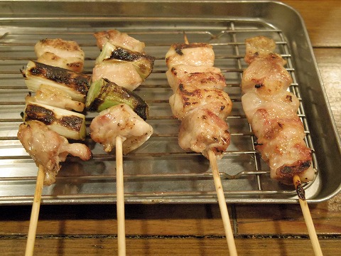 東京都新宿区上落合２丁目にある「やきとり にしだ屋 中井店」ねぎま2本