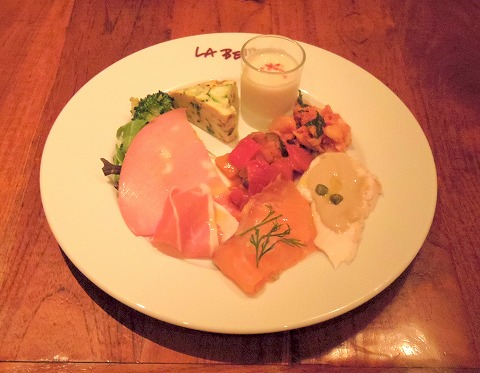 東京都豊島区南池袋１丁目にあるイタリアンのお店「ikebukuro LA BETTOLA da Ochiai　イケブクロ・ラ・ベットラ・ダ・オチアイ」本日の前菜盛り合わせ