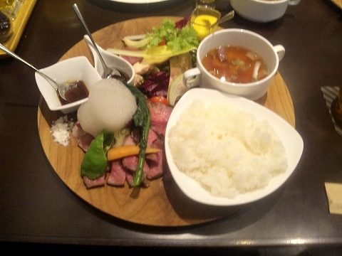 埼玉県越谷市千間台東１丁目にある鉄板ビストロの「la planche  ラ・プランシュ」欲張り肉プレート