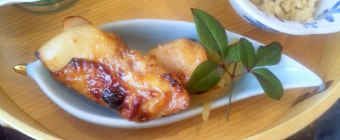 埼玉県所沢市緑町3丁目にある割烹、小料理のお店「旬菜料理 花もも」ももいろ弁当のとりの照り焼き 埼玉県所沢市緑町3丁目にある割烹、小料理のお店「旬菜料理 花もも」ももいろ弁当のとりの照り焼き