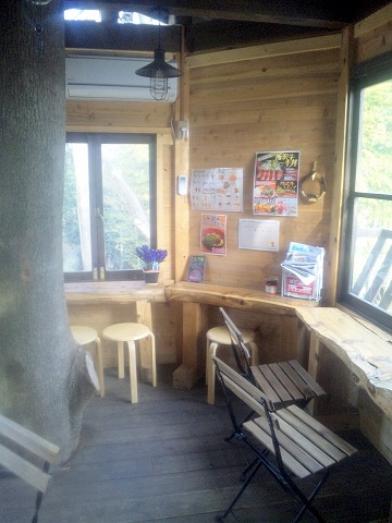 埼玉県所沢市北野1丁目にあるカフェ「ツリーハウスカフェ nicorico」店内 埼玉県所沢市北野1丁目にあるカフェ「ツリーハウスカフェ nicorico」店内