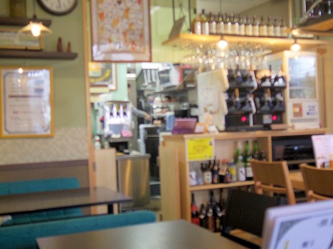 埼玉県入間市下藤沢にあるカフェ、ダイニングの「MAY 30.」店内