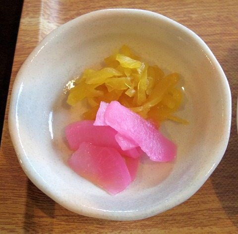 埼玉県入間市下藤沢にあるカフェ、ダイニングの「MAY 30.」和風ハンバーグ盛合定食の香の物