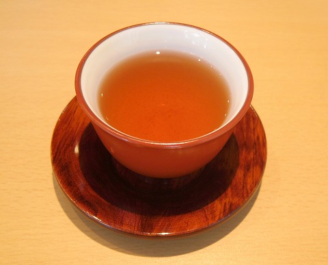 埼玉県入間市下藤沢にある日本茶専門店「さやま深蒸し本舗　沢田園　和カフェ　ひなた」特選茎ほうじ茶