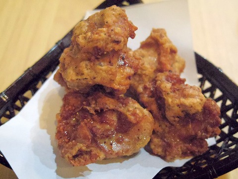 東京都練馬区田柄４丁目にある居酒屋「酒場B104」唐揚げ
