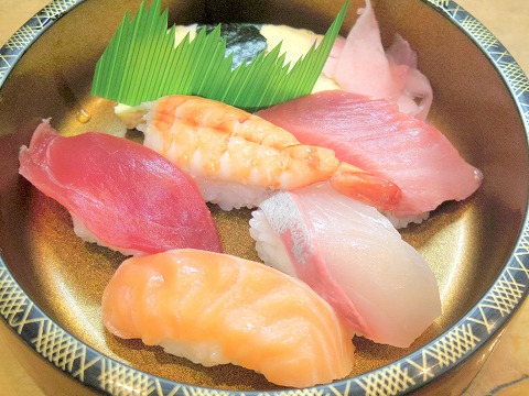 埼玉県越谷市千間台東２丁目にある寿司店「竹寿司」焼き魚セットの寿のアップ