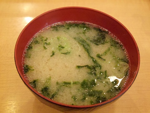 神奈川県川崎市川崎区砂子２丁目にある鮨店「鮨処 祭 川崎仲見世店」味噌汁