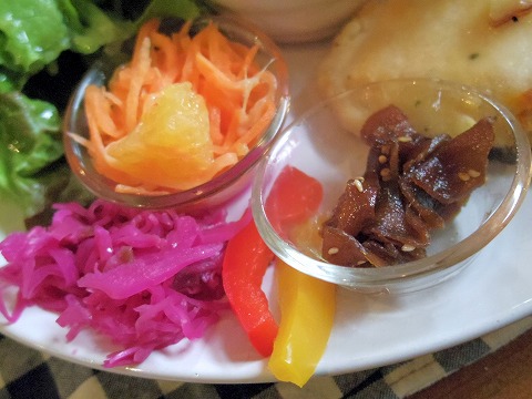 埼玉県越谷市大泊にあるカフェ「hana cafe」ランチプレートの付け合わせ