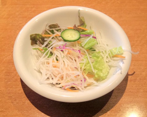 f:id:morigen1:20190401142553j:plain 埼玉県さいたま市北区宮原町2丁目にある焼肉店「和牛焼肉 凱旋門 宮原店」大盛焼肉定食のサラダ