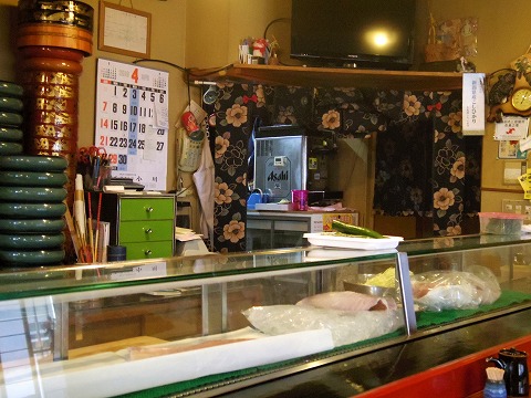 埼玉県越谷市袋山にある寿司店「寿司作」店内