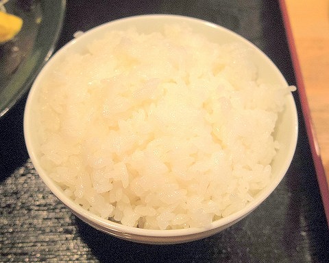 東京都練馬区田柄１丁目にあるとんかつ店「とんかつ割烹 よしだ」定食の御飯