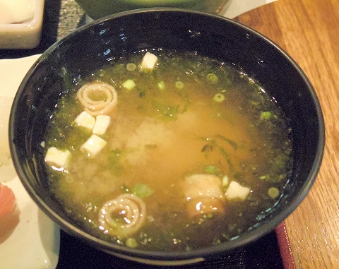 神奈川県川崎市川崎区東田町４丁目にある懐石、寿司のお店「旬菜しながわ」春菜御膳の味噌汁