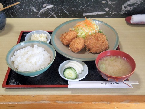 埼玉県越谷市袋山にある「とんかつ仲清」ランチ（ひれかつ、かにクリームコロッケ）