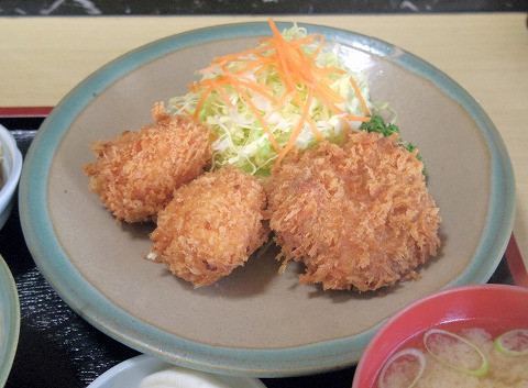 埼玉県越谷市袋山にある「とんかつ仲清」ランチ（ひれかつ、かにクリームコロッケ）